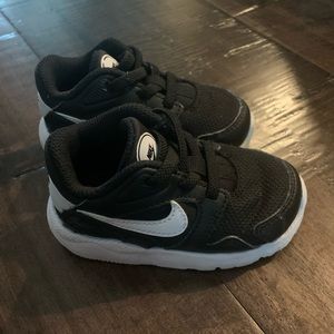 Nike - Size 5C - Black
